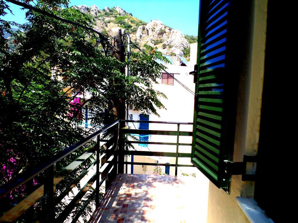 Ágios KírykosIcthyoessa公寓 外观 照片